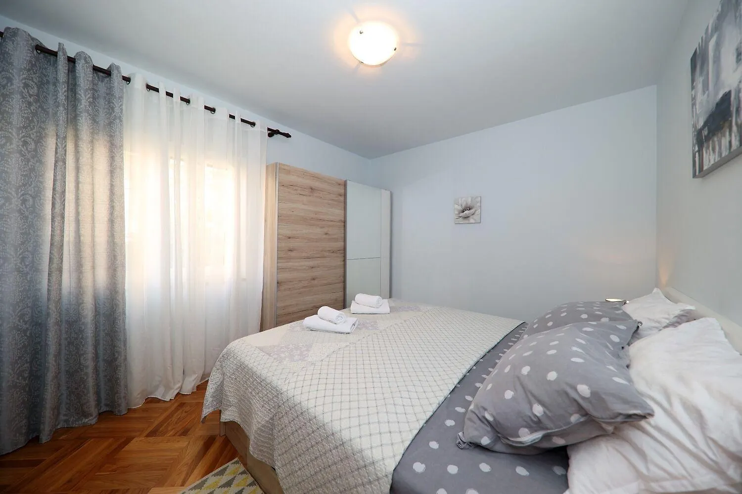 Apartment Gaspe Sutomiscica 0*,  克罗地亚