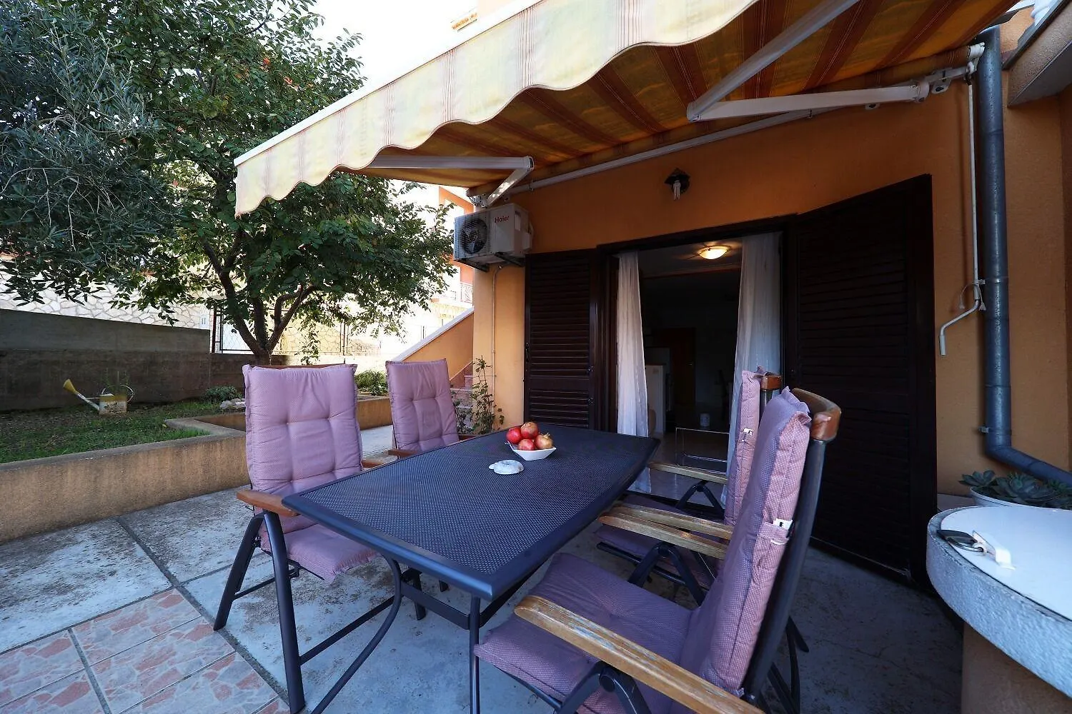 Apartment Gaspe Sutomiscica