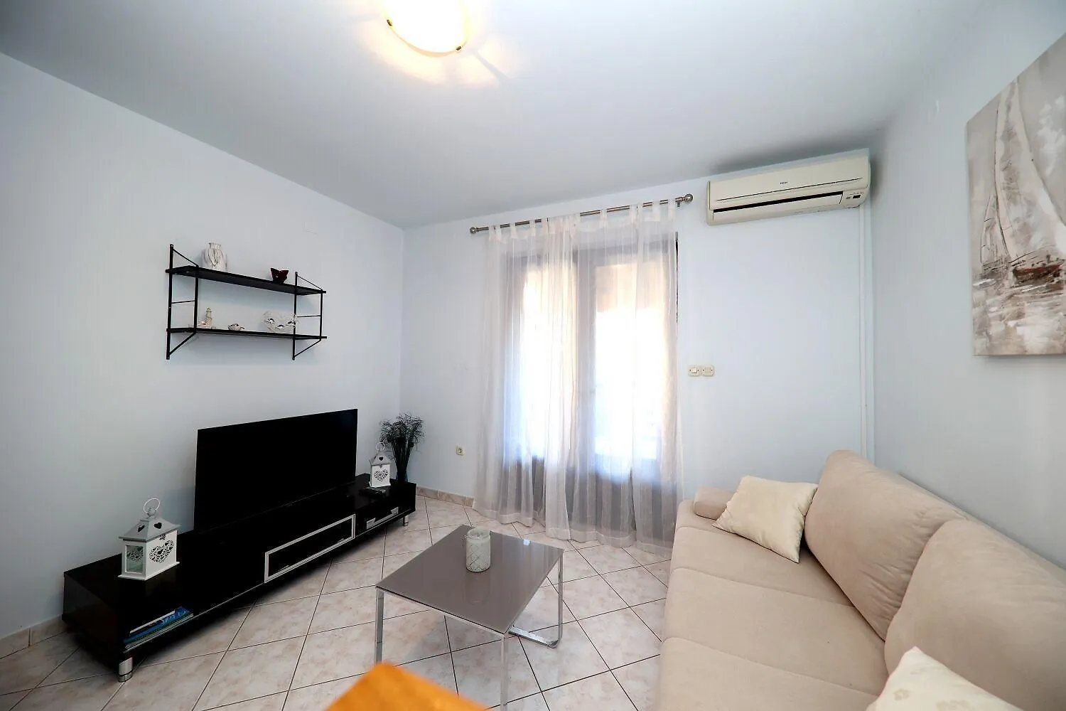 Apartment Gaspe Sutomiscica